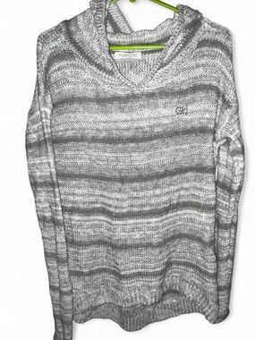 Gilly Hicks Light Gray Marled V‑Neck Knit Sweater